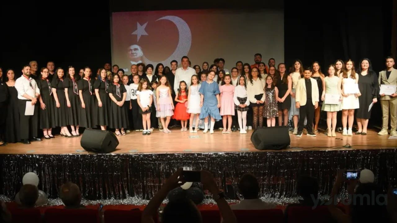 Giresun’da Belediye Konservatuvarı öğrencileri yıl sonu gösterisinde sahne aldı