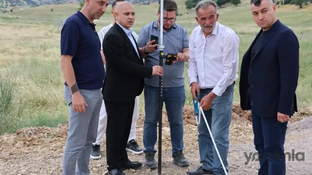 Kırıkkale Yuva Mahallesi TOKİ bölgesinde yol yapım çalışmaları sürüyor