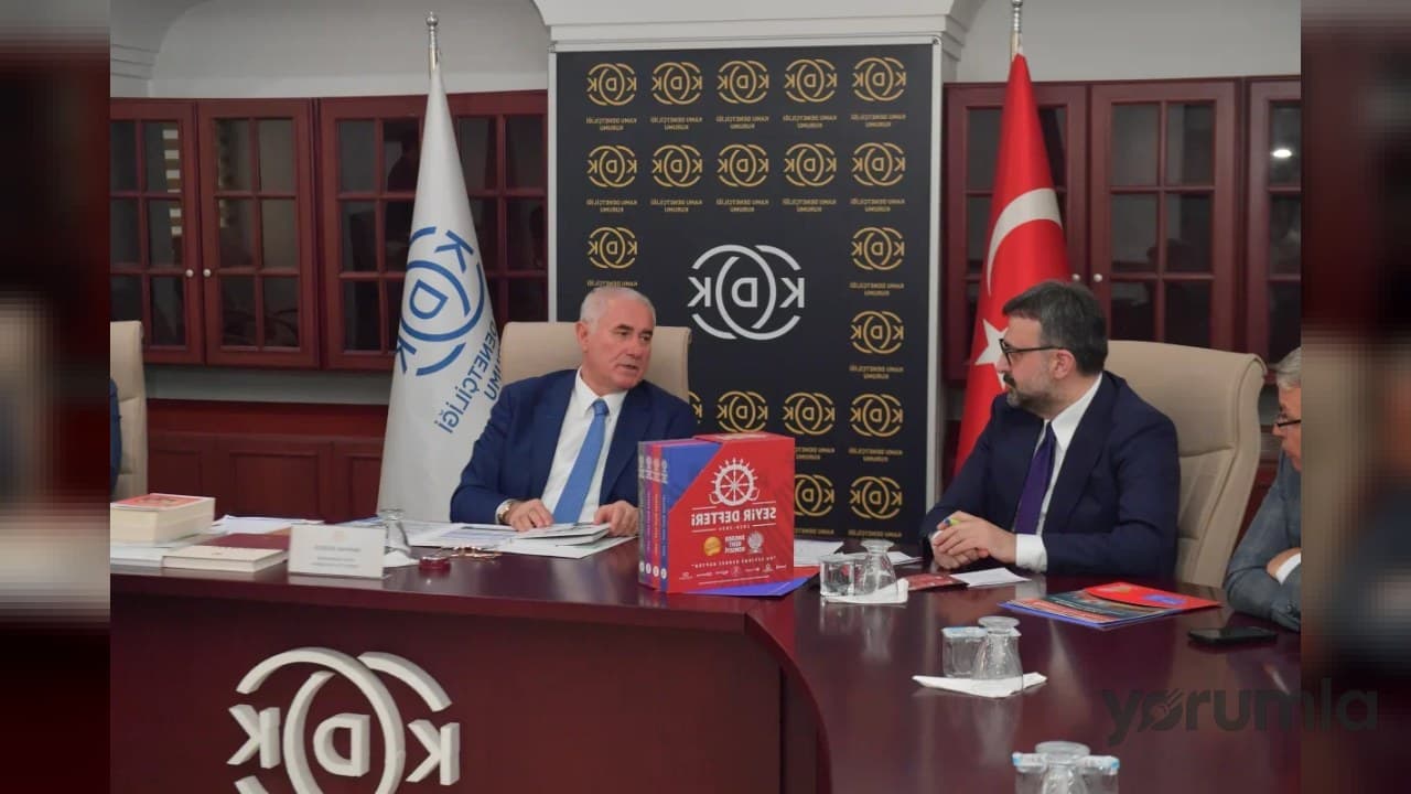 AKK Başkanı Halil İbrahim Yılmaz TBMM Başdenetçisi Mehmet Akarca’ya Seyir Defteri ve AKS 101 Kitabını Takdim Etti