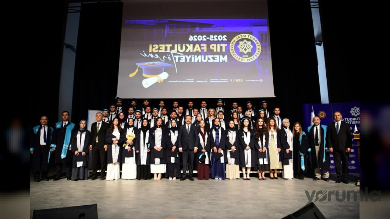 Malatya Tıp Fakültesi ilk mezunlarını verdi, protokol törene katıldı