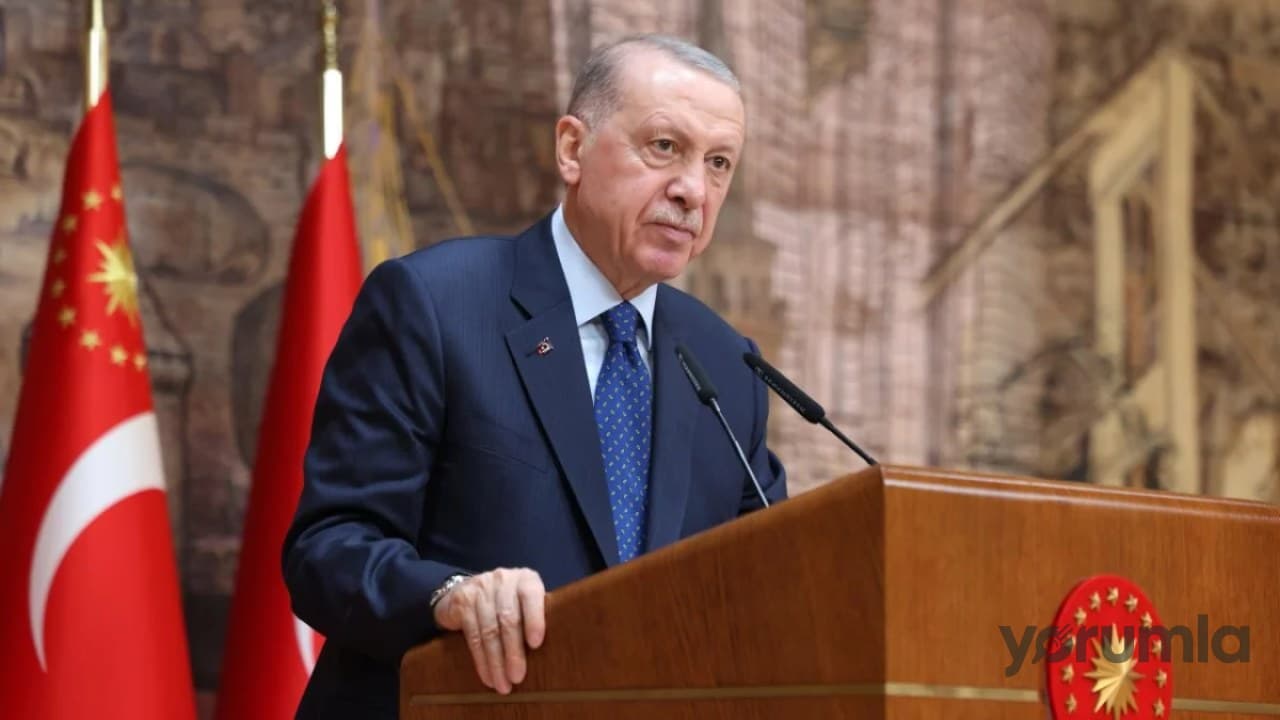 AK Parti'ye 31 Mart'te seçilen üç belediye başkanı katıldı, rozetleri Erdoğan'dan takıldı