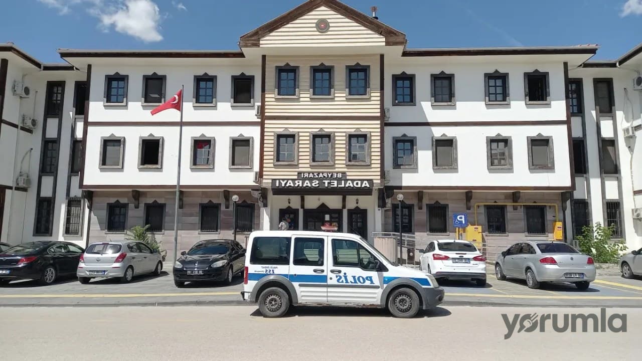 Beypazarı'nda görev süresi dolan hakim ve savcılara plaket ve hediye takdim edildi