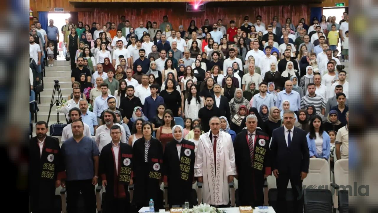 Fırat Üniversitesi Diş Hekimliği 2025-2026 mezuniyet yemin töreni yapıldı