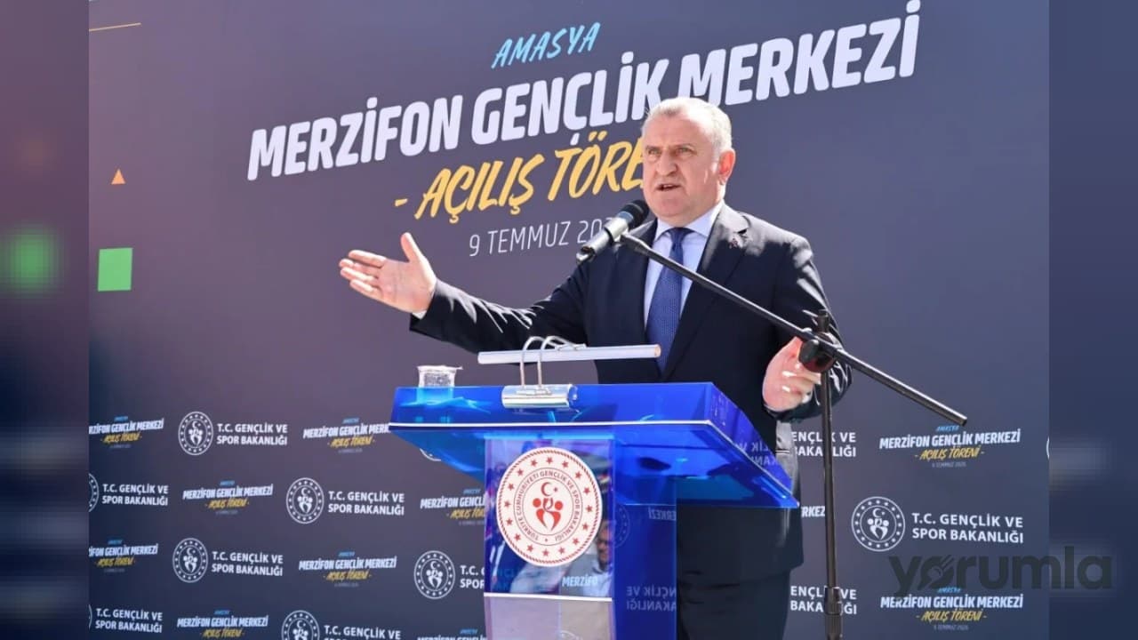 Amasya’da Osman Aşkın Bak, 500 seyirci kapasiteli Mahmut Demir Spor Salonu’nu açtı