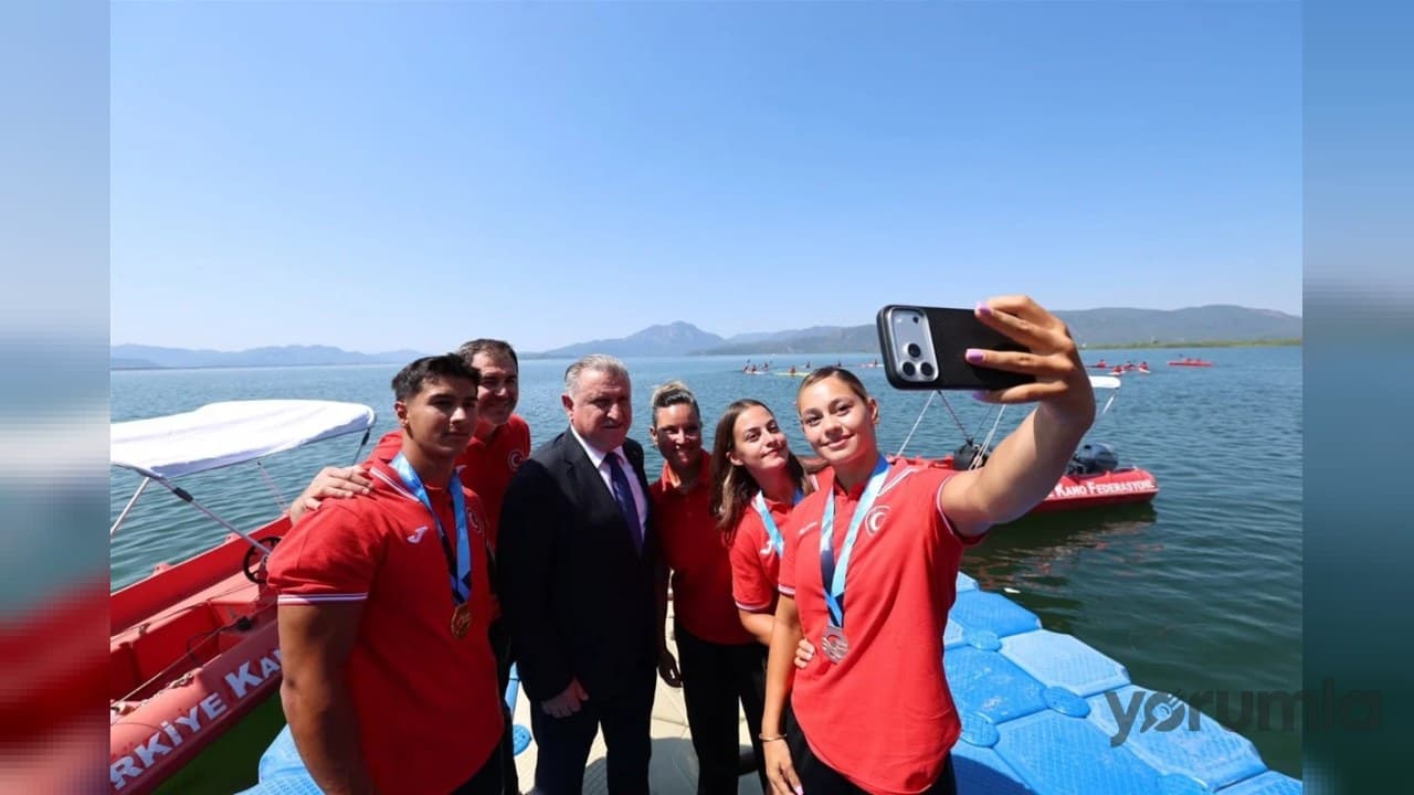 Osman Aşkın Bak Muğla’da: Marmaris’e olimpik havuz müjdesi