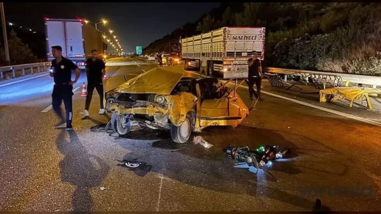 Hatay’da araçta sıkışan 4 yaralı itfaiye ekipleriyle kurtarıldı, trafik 1 saat durdu