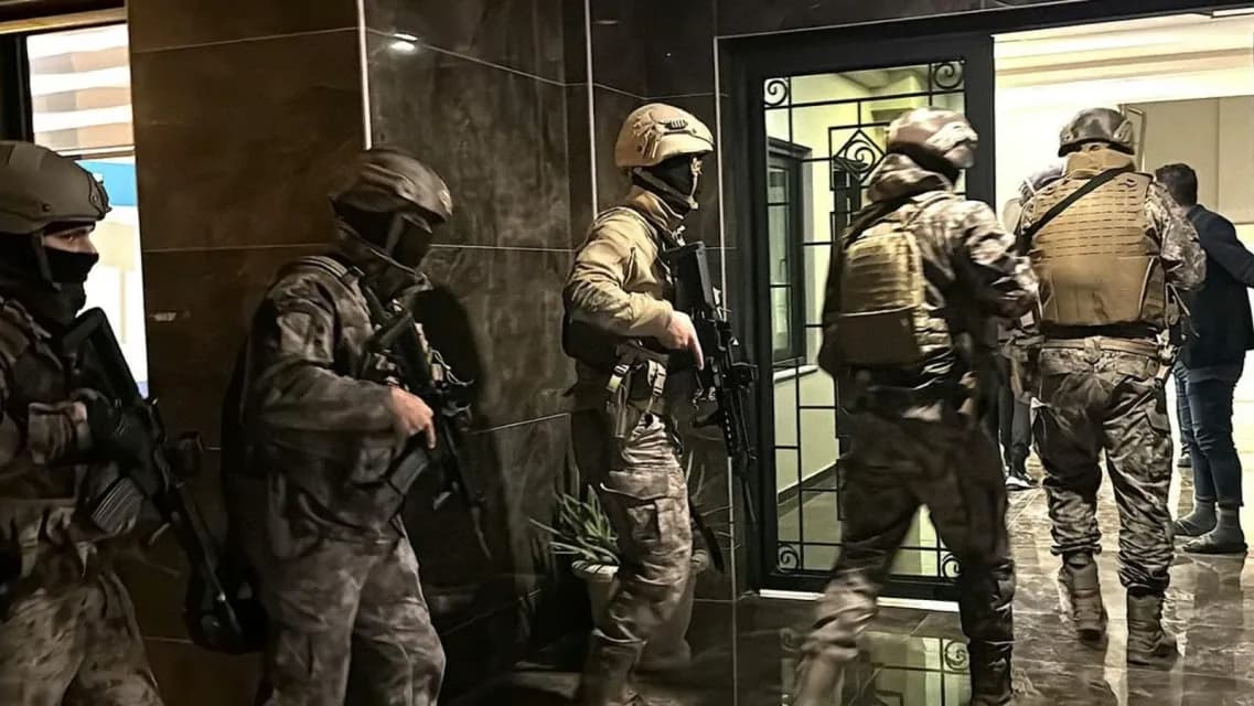 İstanbul'da toplu taşıma yankesiciliğine 20 gözaltı: 5 milyon TL zarar
