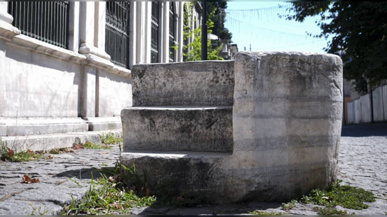 İstanbul’da binek taşları: ata binme pratiği statüyle nasıl görünür oldu?