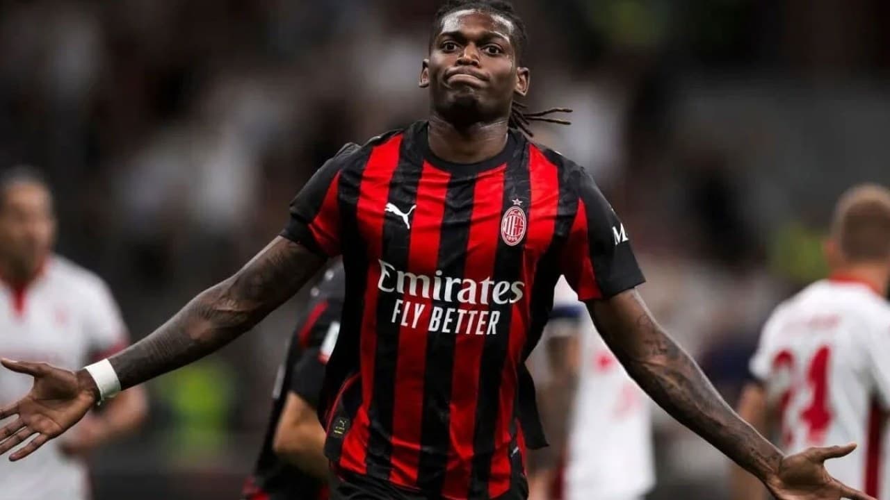 Galatasaray’ın Leao hamlesi: Maaşta uzlaşı iddiası, Milan’la pazarlık sürüyor