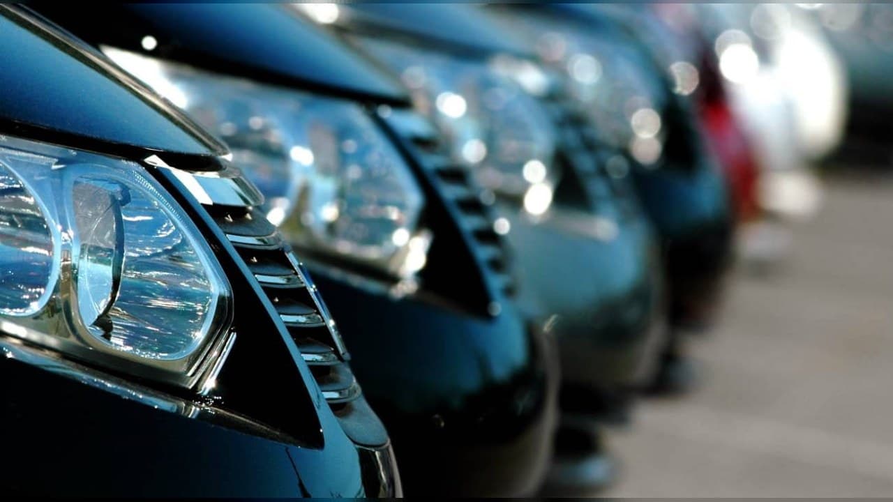 Otomobil satışları yüzde 25,16 düştü: Ağustosta lider Renault