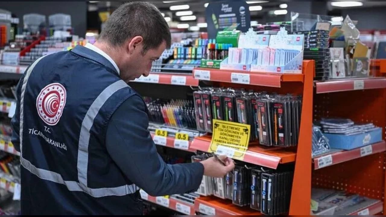 Ticaret Bakanlığı'ndan Velilere Hayati Kırtasiye Uyarısı: Sağlıklı Okul Alışverişi İçin Bu Kurallara Dikkat!