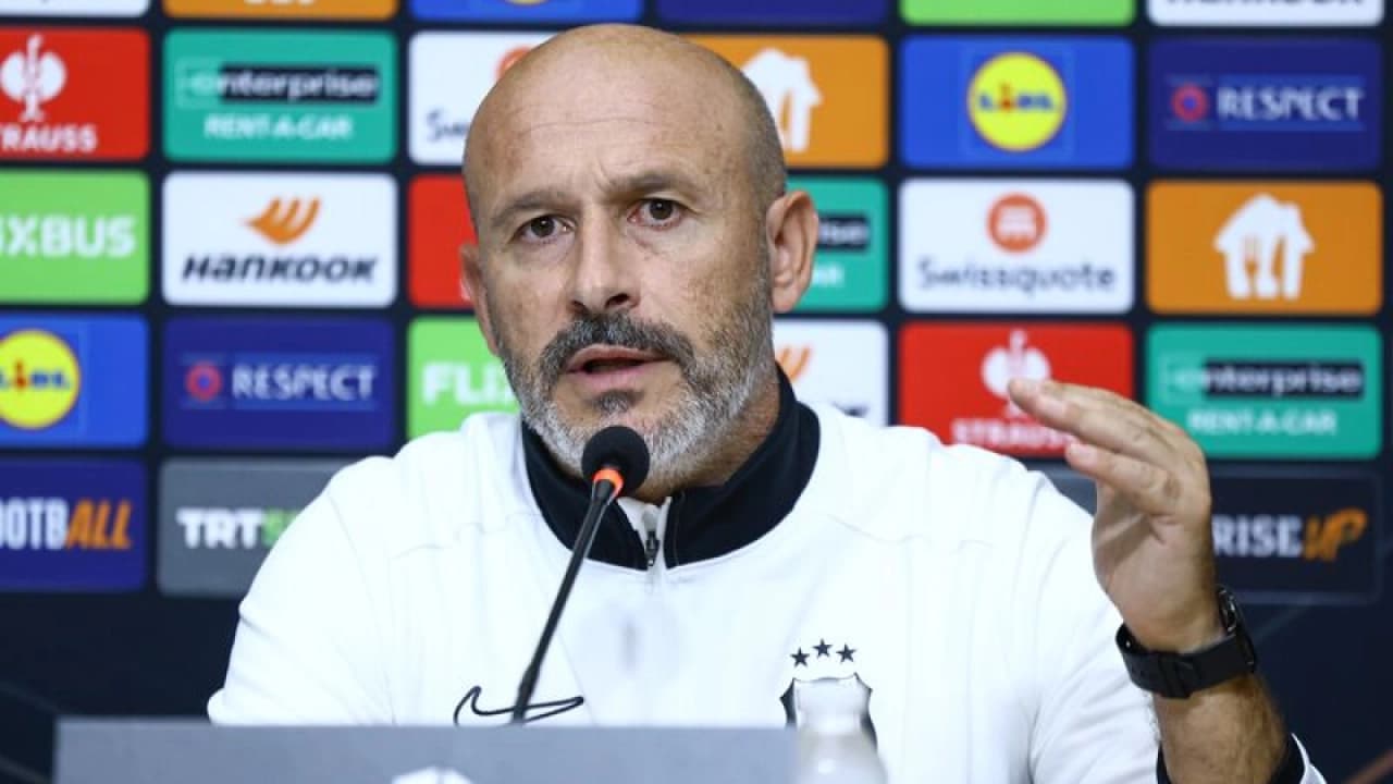 Beşiktaş'tan UEFA Avrupa Ligi Kadrosu Açıklandı: Yıldız İsimler Kadroda