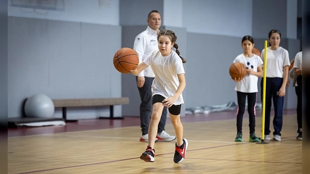 Konak Belediyesi Kış Spor Okulları Kayıtları Başladı: Ücretsiz Kurslar 21 Eylül'de Açılıyor