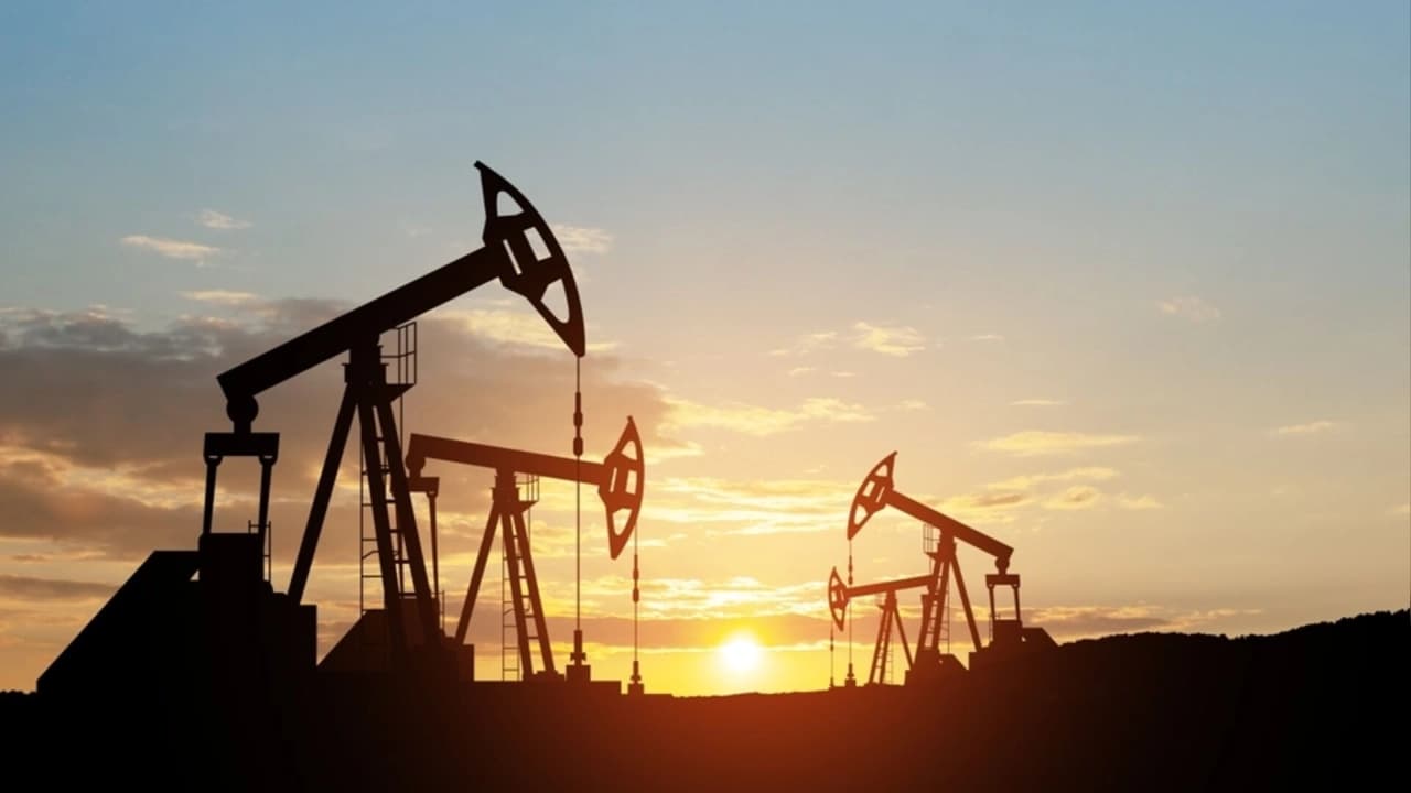 ABD Petrol Stoklarında Beklenmedik Düşüş: EIA Son Verileri Açıkladı