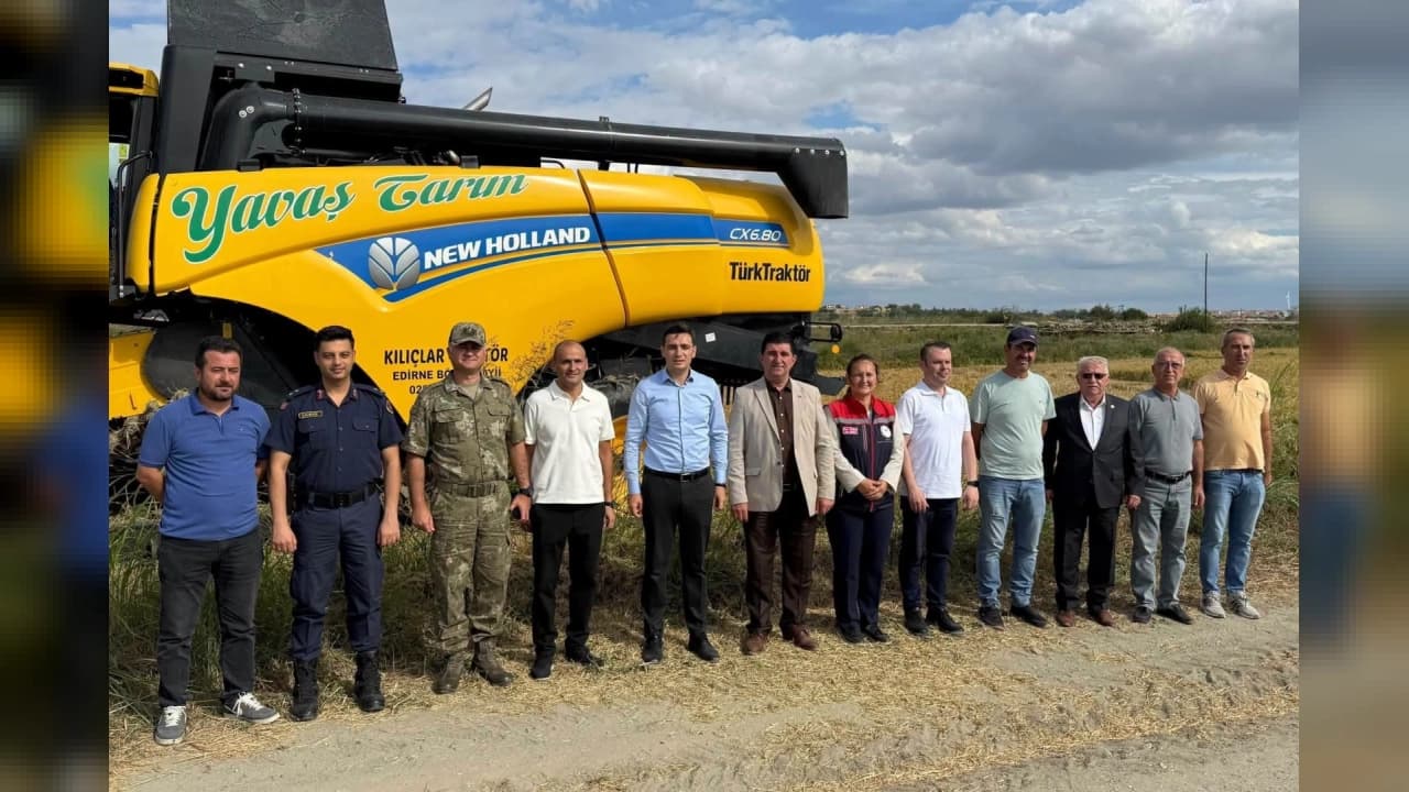 İpsala'da Çeltik Hasadı Başladı: Kaymakam Güzel Biçerdöver Kullandı
