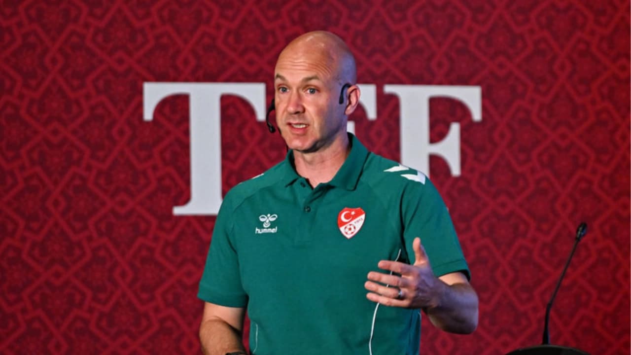 MHK Elit Hakem Direktörü Anthony Taylor Süper Lig Pozisyonlarını Değerlendirdi