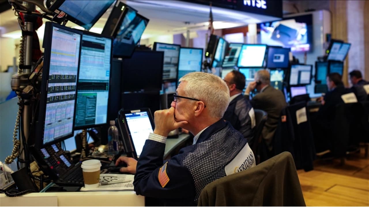 Wall Street'ten Fed Sonrası Sert Tepki: Dow Jones ve S&P 500 Faiz Kararıyla Geriledi