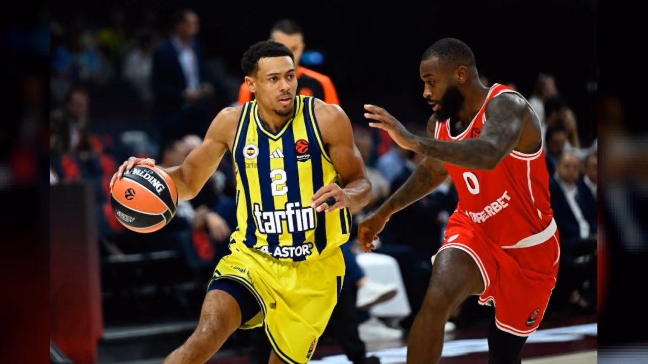 Fenerbahçe Tarfin EuroLeague Süper Kupa Yarı Finalinde Olympiakos'a Mağlup Oldu