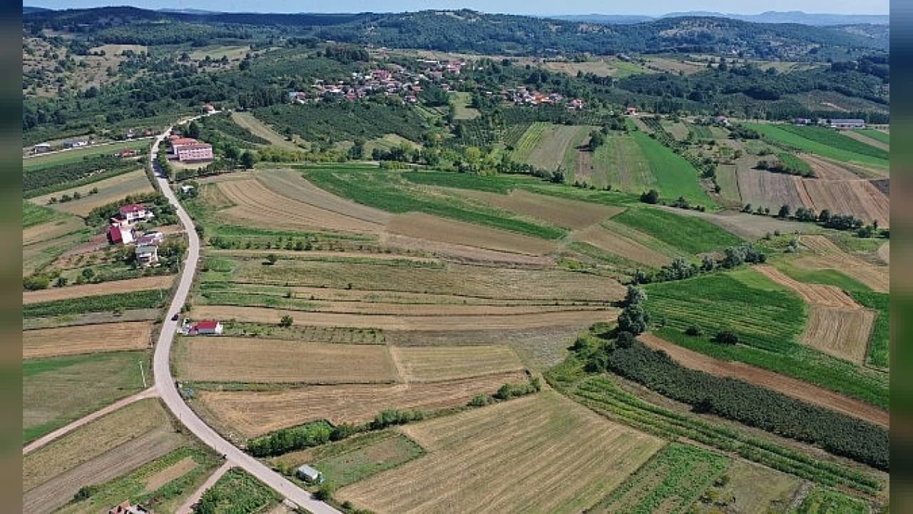 Kocaeli’de Akıllı Zirai Mücadele Başladı: Kandıra’da Droneler Tarlaları Tarıyor