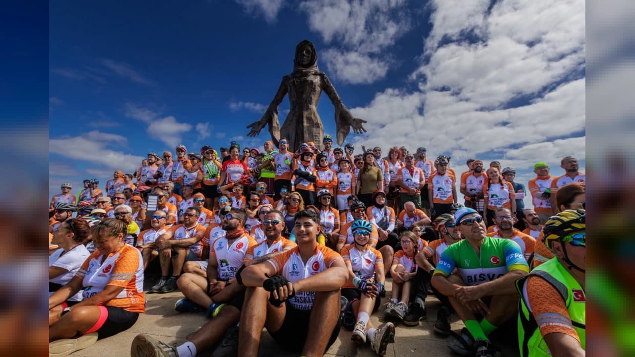 Kocaeli’nde Uluslararası Bisiklet Festivali Heyecanı: 5 Ülkeden 324 Sporcu Kandıra’da Pedal Çevirdi