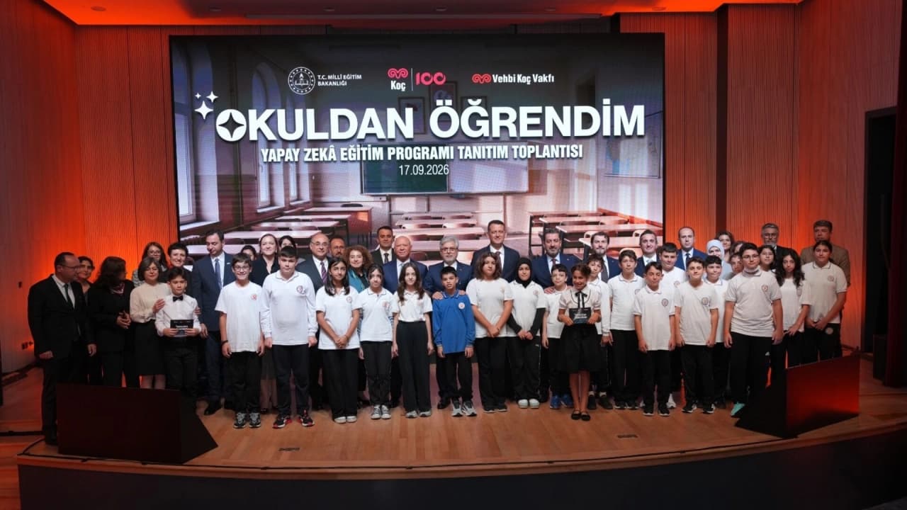 MEB ve Koç Holding'den Milyonlarca Öğrenciye Yapay Zekâ Eğitimi Hamlesi