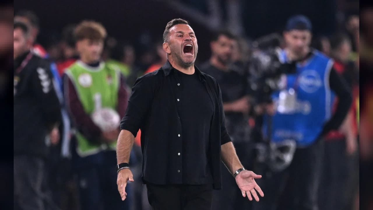 Galatasaray'da Okan Buruk Yıllar Sonra Kırmızı Kart Gördü