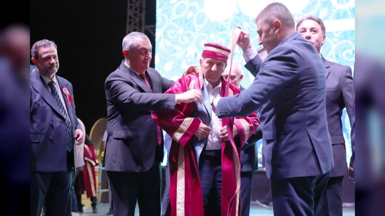 Kayseri'de 39. Ahilik Haftası Coşkusu: Duayen Sanayici Mustafa Suat Köylüoğlu Kaftan Giydi