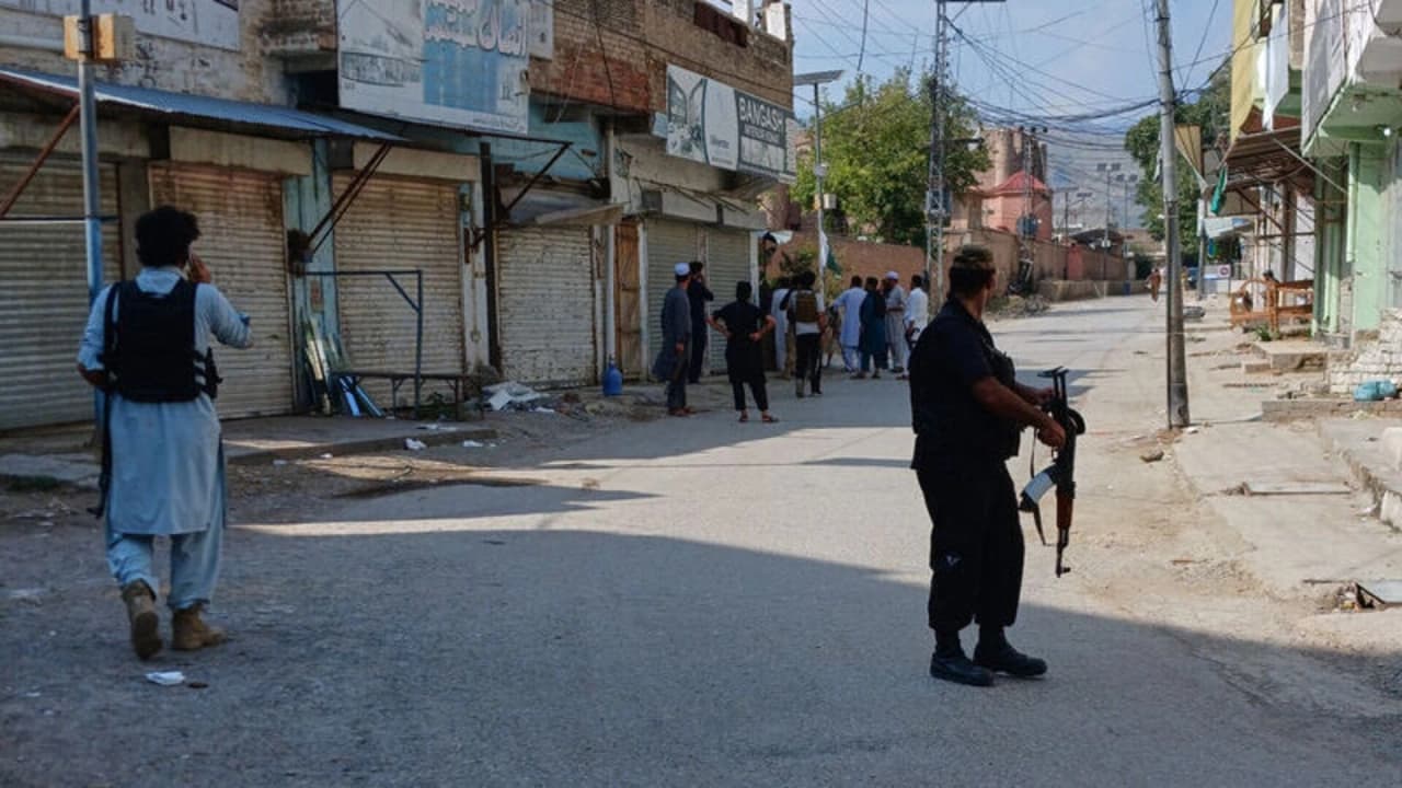 Pakistan'da Camide Cuma Namazı Vakti Kanlı Saldırı: 15 Ölü, 50'den Fazla Yaralı