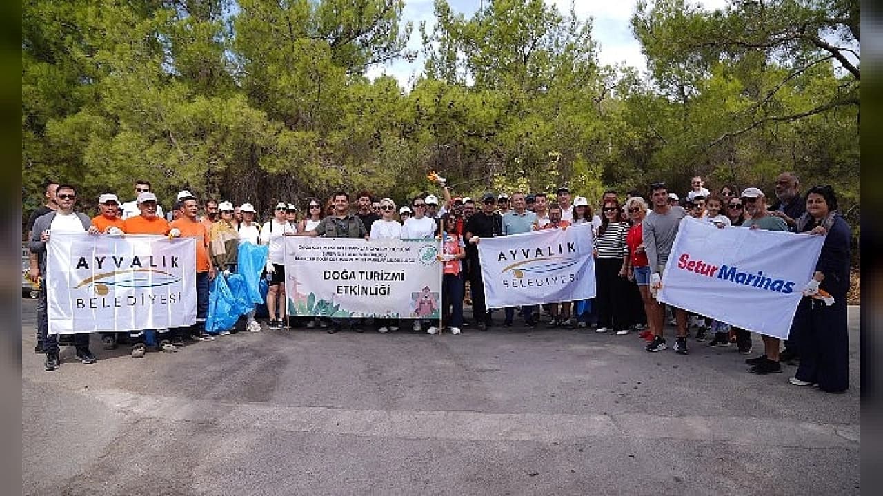 Ayvalık'ta Çevre Gönüllülerinden Kapsamlı Temizlik Hareketi