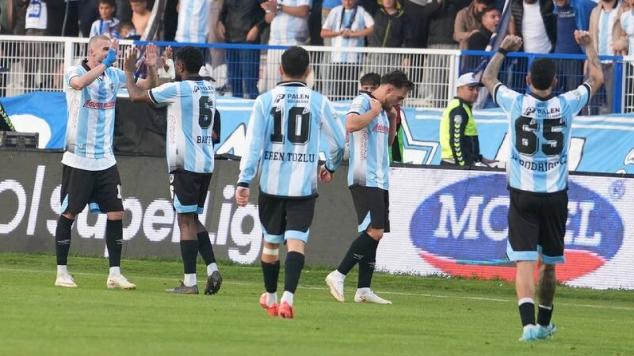 Erzurumspor FK Samsunspor'u Tek Golle Geçti: Mavi-Beyazlılar Evinde Kazandı