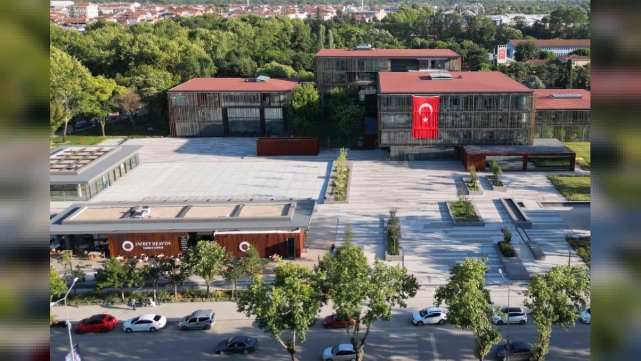 İnegöl Belediyesi Dijitalde Rekor Kırdı: 2026'da Yarım Milyondan Fazla İşlem e-Devlet Üzerinden Yapıldı