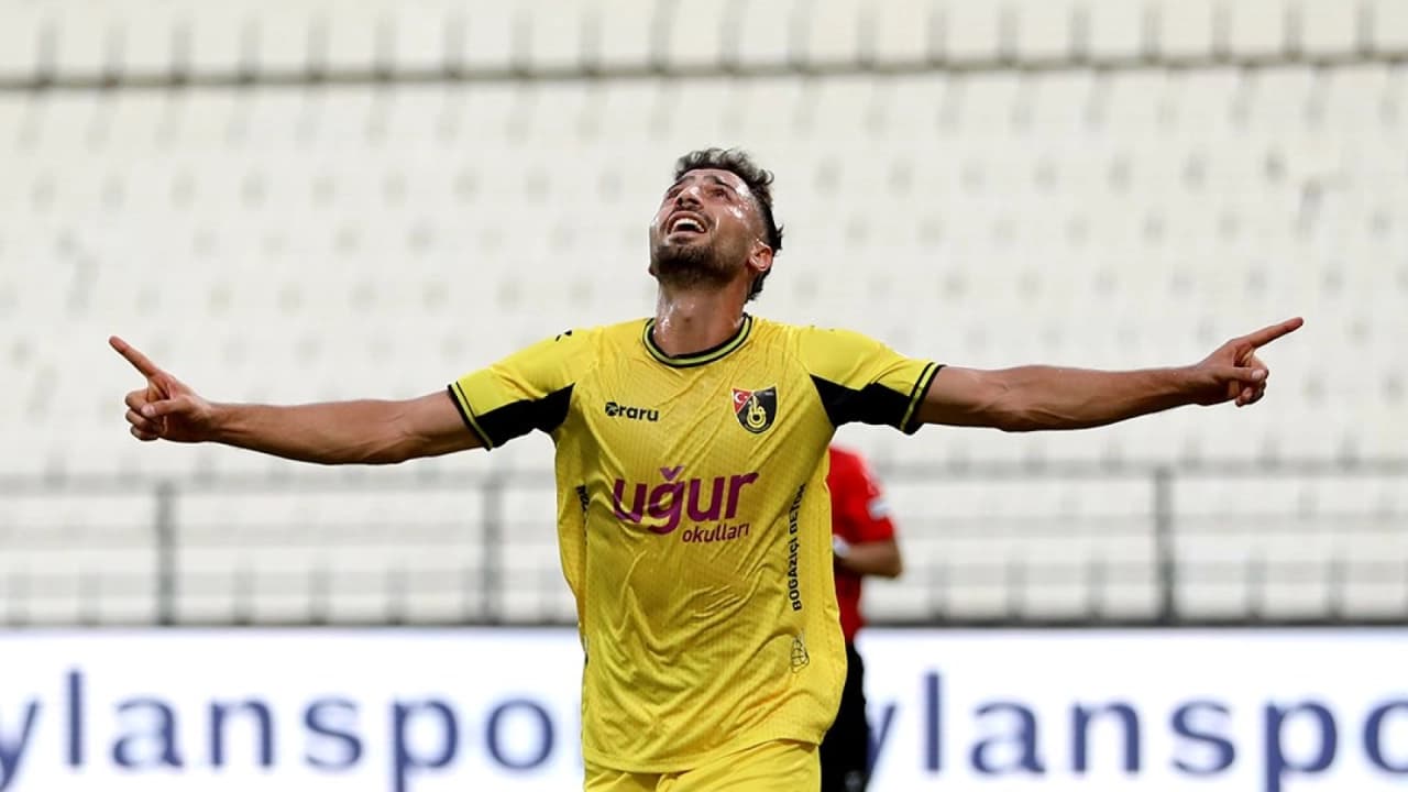 İstanbulspor 90+4'te güldü! Manisa FK deplasmanında sezonun ilk galibiyeti