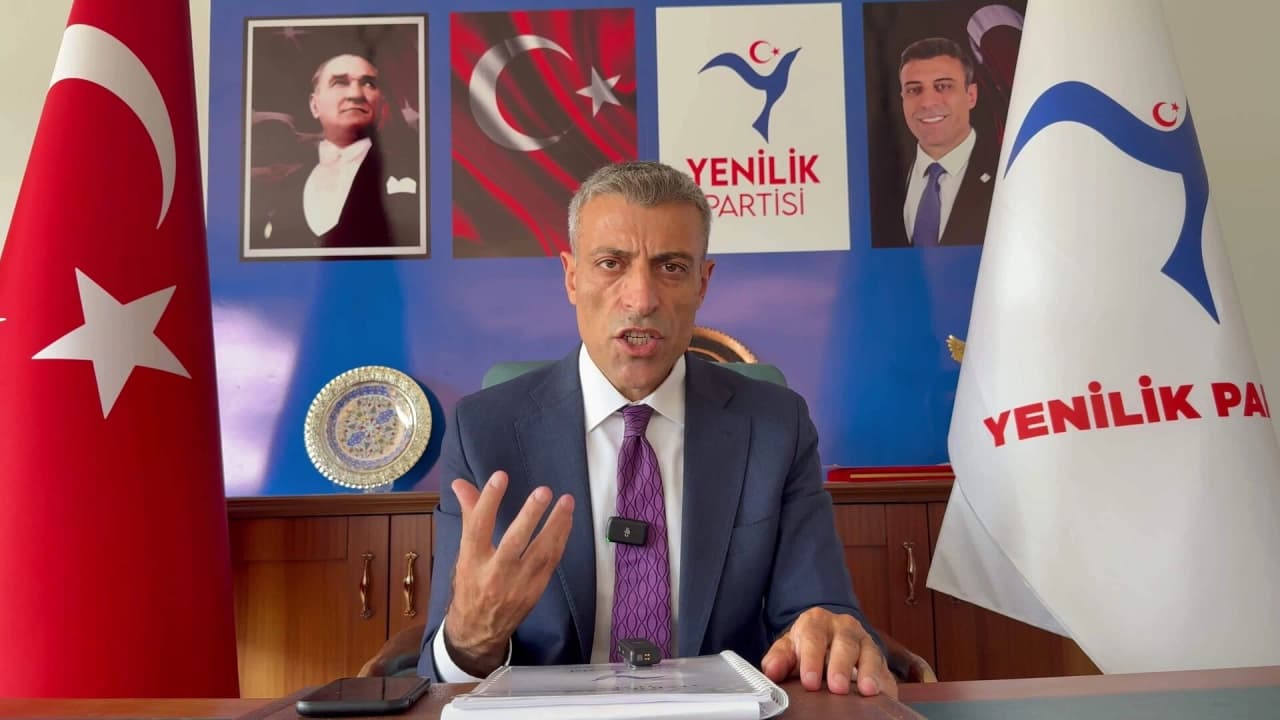 Yenilik Partisi'nde İsim Krizi Zirvesi: Öztürk Yılmaz Yönetimi Olağanüstü Toplantıya Çağırdı