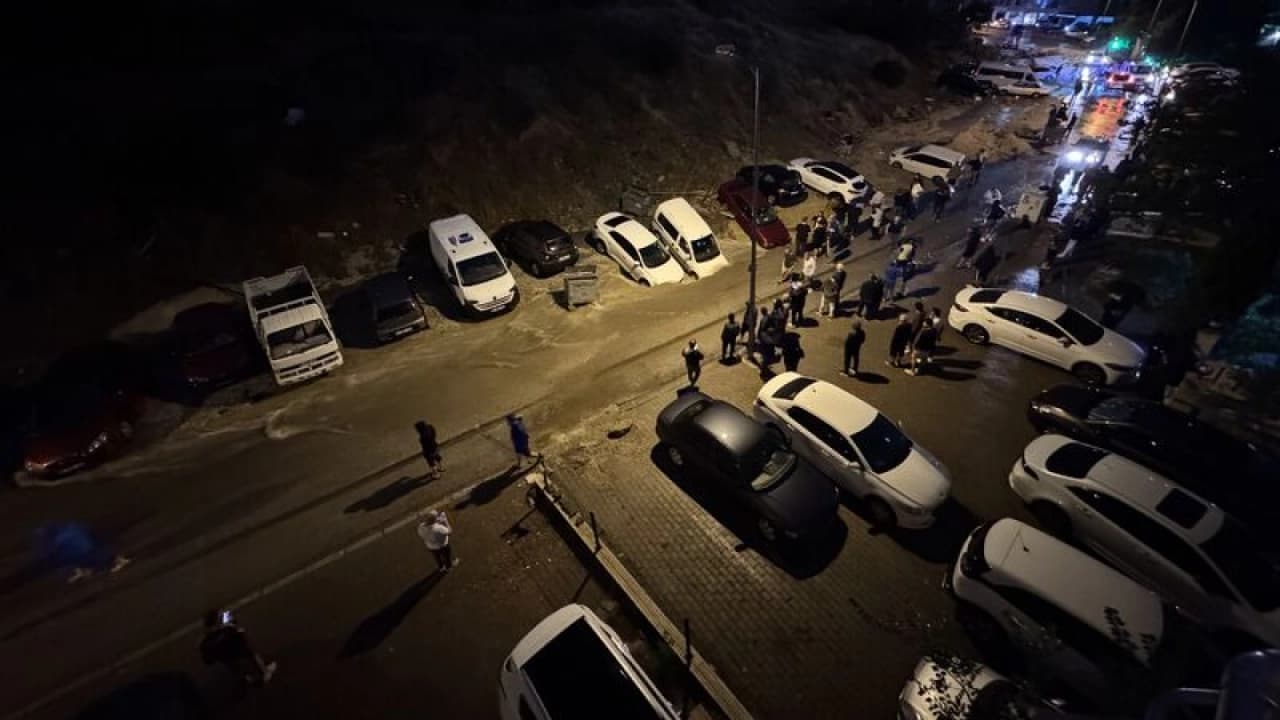 Ankara'da Sağanak Felaketi: Keçiören'de Yol Çöktü, Sincan'da Araçlar Sular Altında Kaldı
