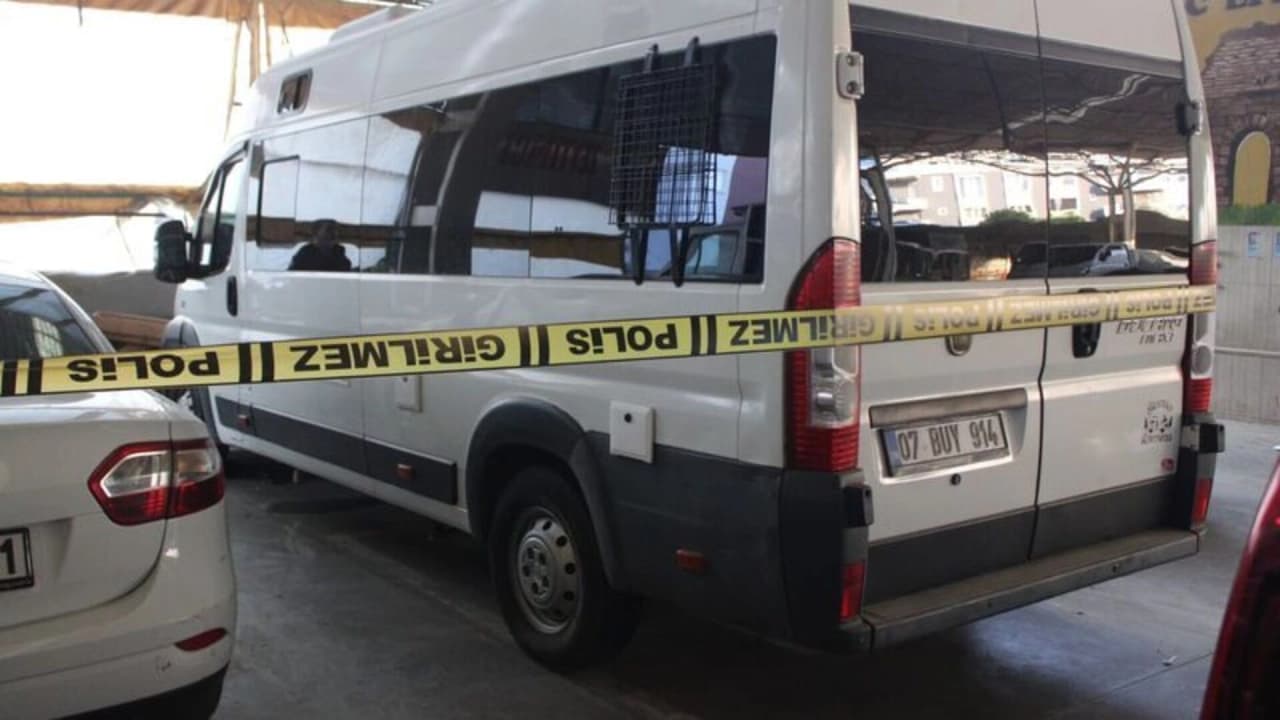 Aydın'da Lise Önünde Pompalı Tüfek Paniği: İki Şüpheli Kısa Sürede Yakalandı