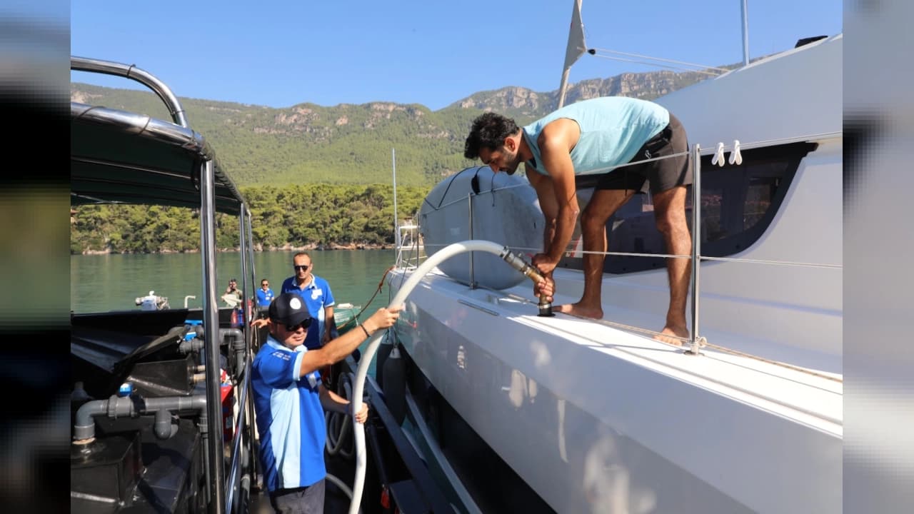 Muğla Körfezleri İçin Yeni Yatırım: İlk Atık Alım Teknesi Görevde
