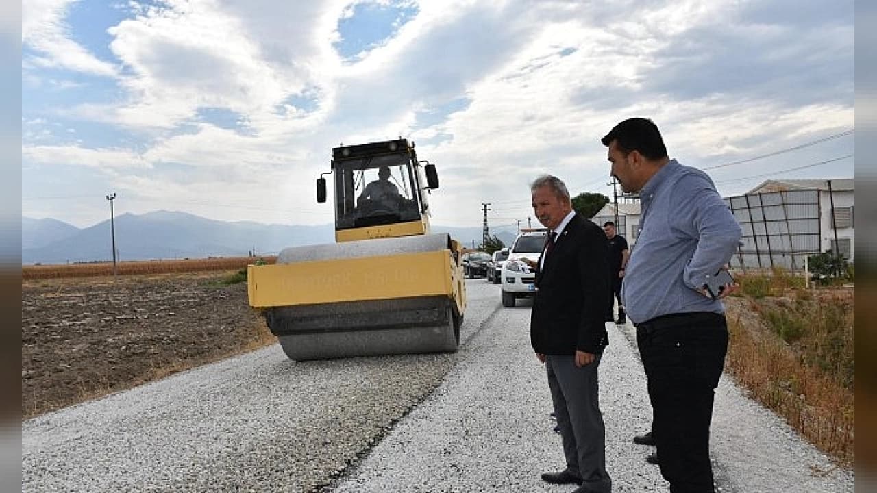 Salihli Belediyesi'nden Ulaşım Atağı: Yol Yenileme Çalışmaları Sürüyor