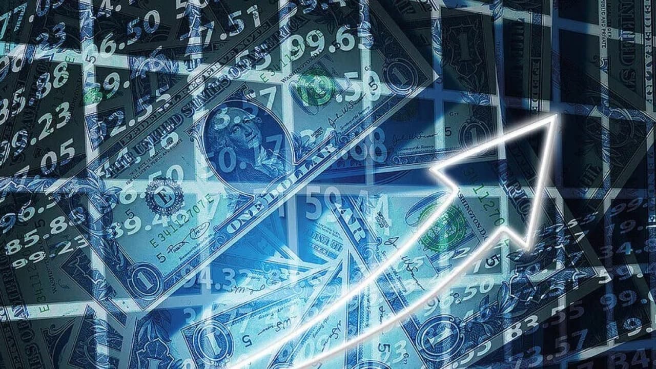 Fed Beklentileri ve Jeopolitik Riskler Doları 2 Ayın Zirvesine Taşıdı