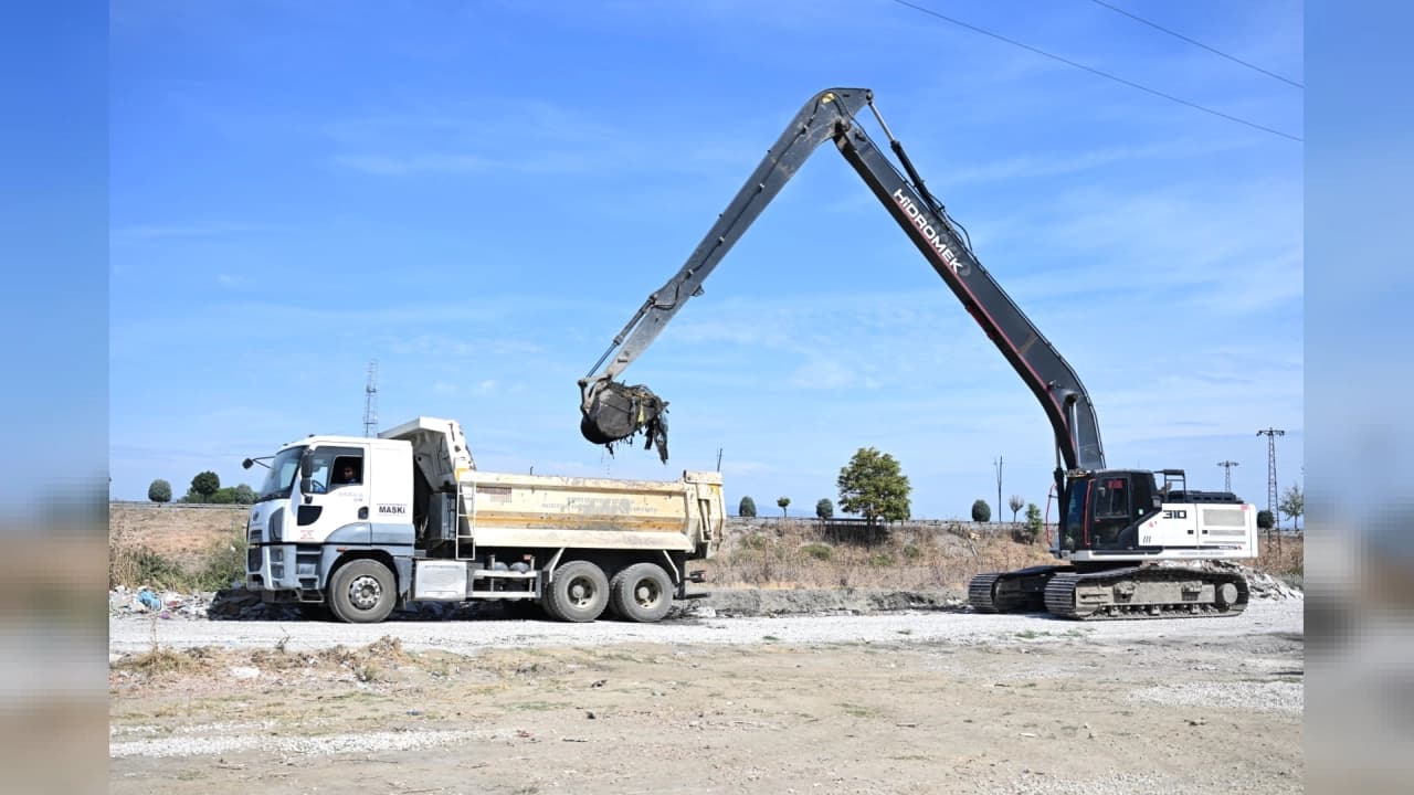 Manisa'da Kış Sezonu Öncesi Dere Temizliği Hız Kazandı: Hedef 400 Kilometre