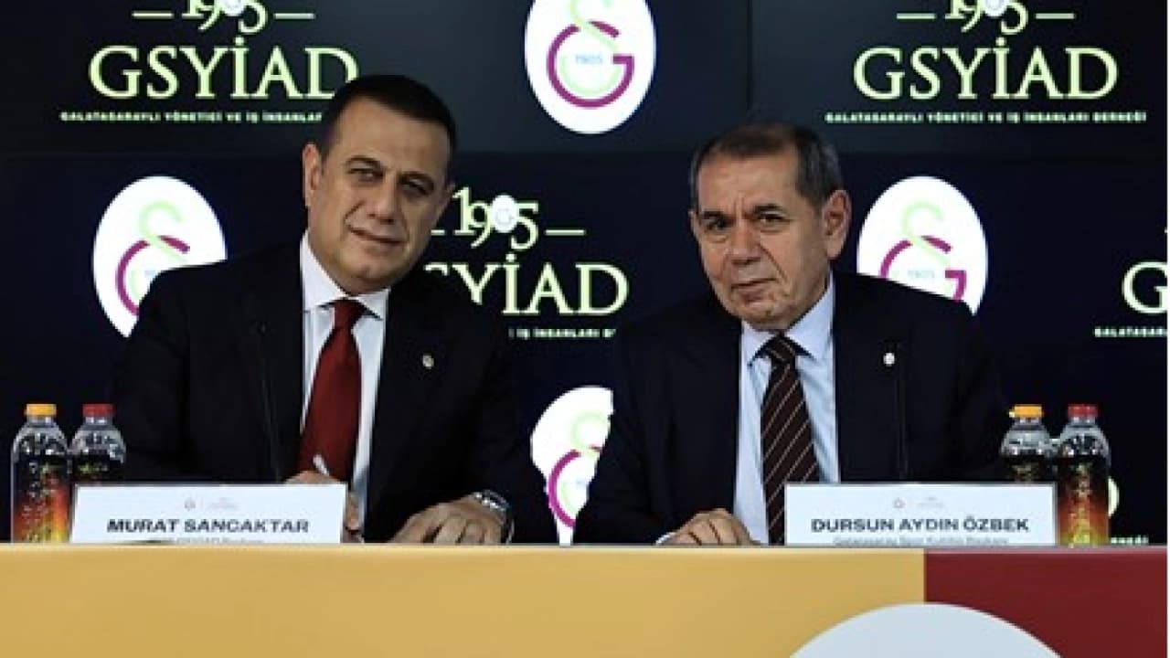 Galatasaray Kadın Voleybol Takımı'na GSYİAD'dan Forma Sırt Sponsorluğu Desteği