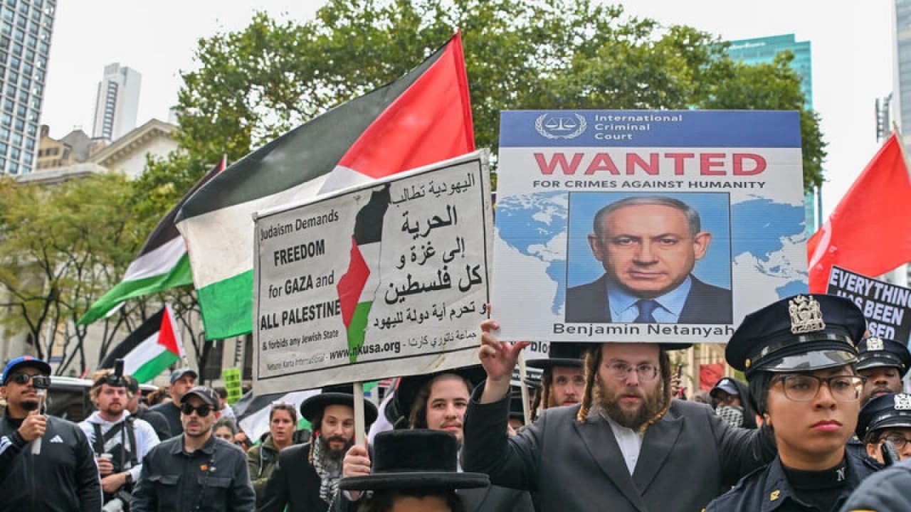 İsrail Başbakanı Netanyahu'ya BM'de Tarihi Boykot ve New York Sokaklarında Dev Protesto