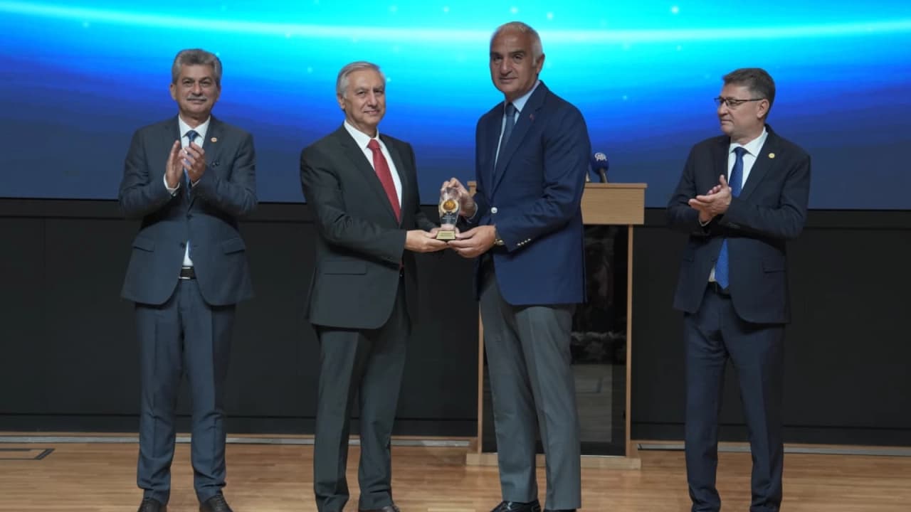 Kültür ve Turizm Bakanı Ersoy'dan 26 Eylül Dil Bayramı Mesajı