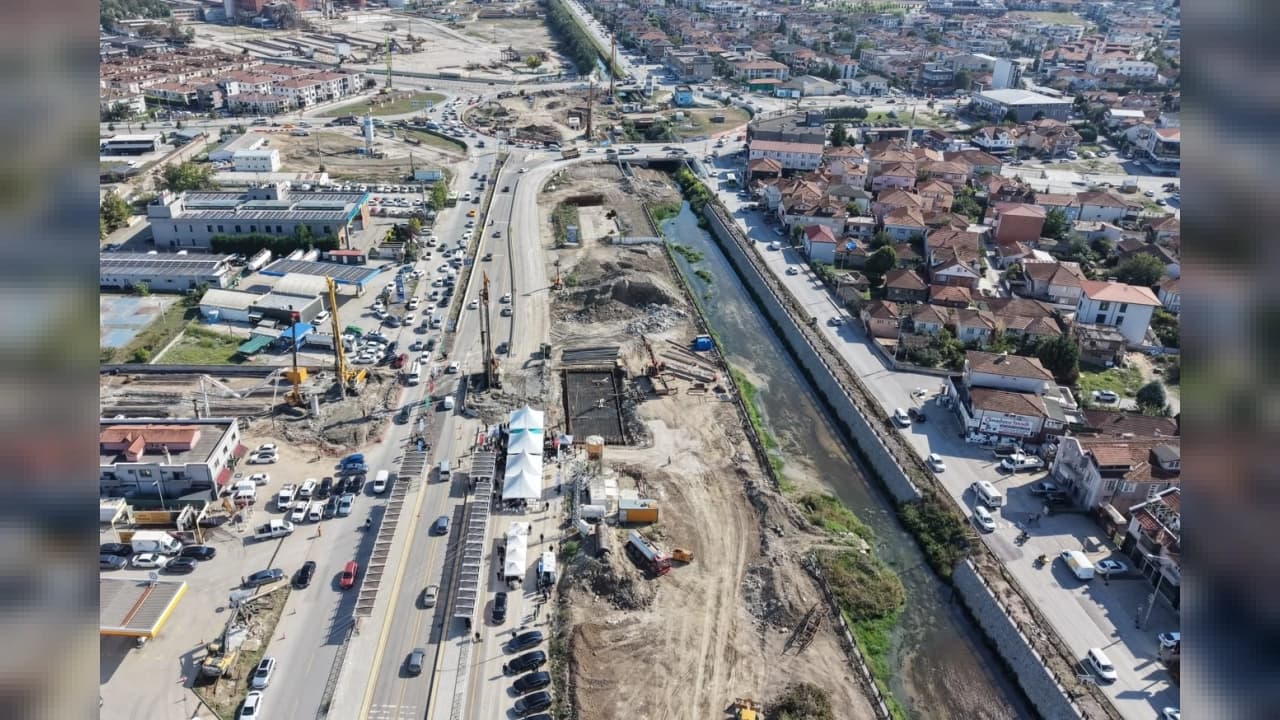 Sakarya'da Ulaşımı Rahatlatacak Kuzey Köprüsü'nün Temeli Atıldı