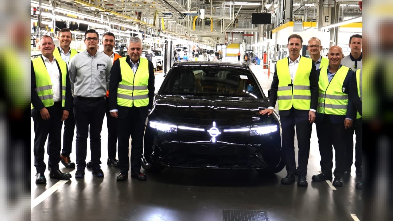 Tofaş ve Opel'den Almanya'da Zirve: Stratejik İş Birliği Masaya Yatırıldı