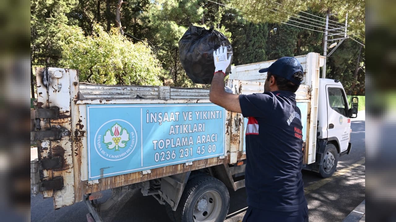 Spil Dağı ve Mevlevihane Yolunda Kapsamlı Temizlik Seferberliği