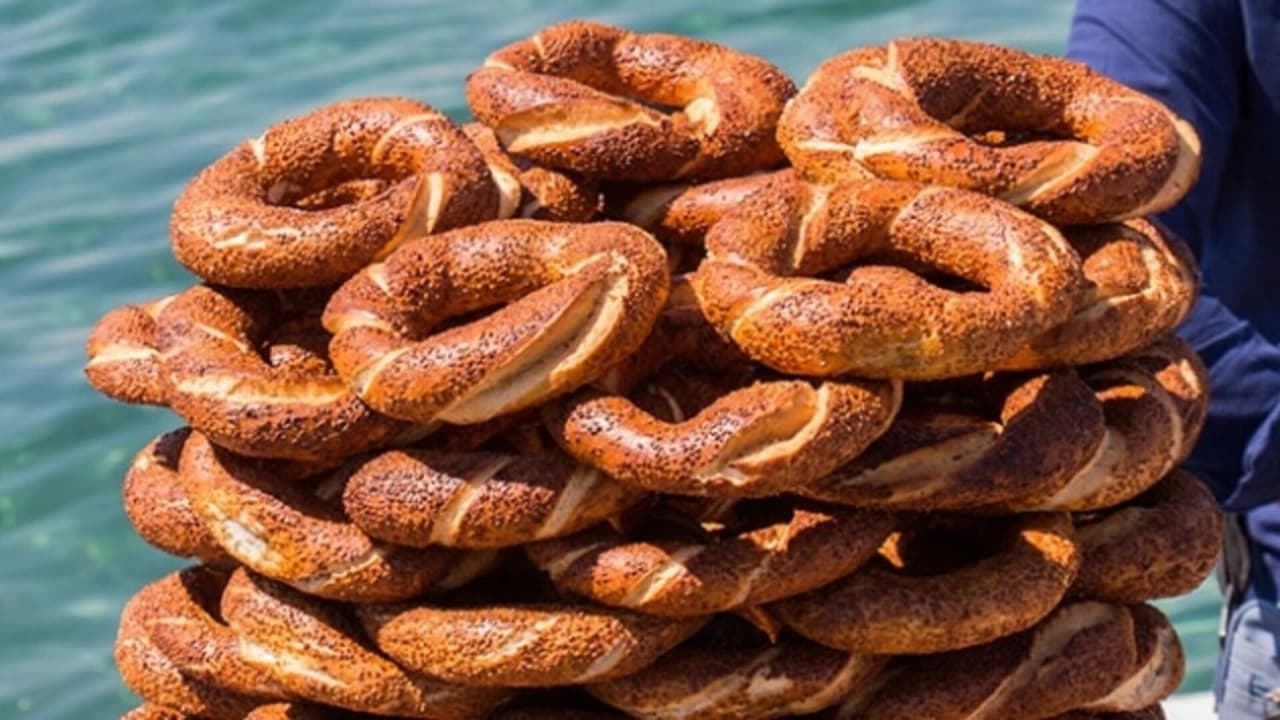 Ticaret Bakanlığı'ndan İstanbul'daki Simit Fiyatlarına Sıkı Denetim ve Yaptırım Uyarısı