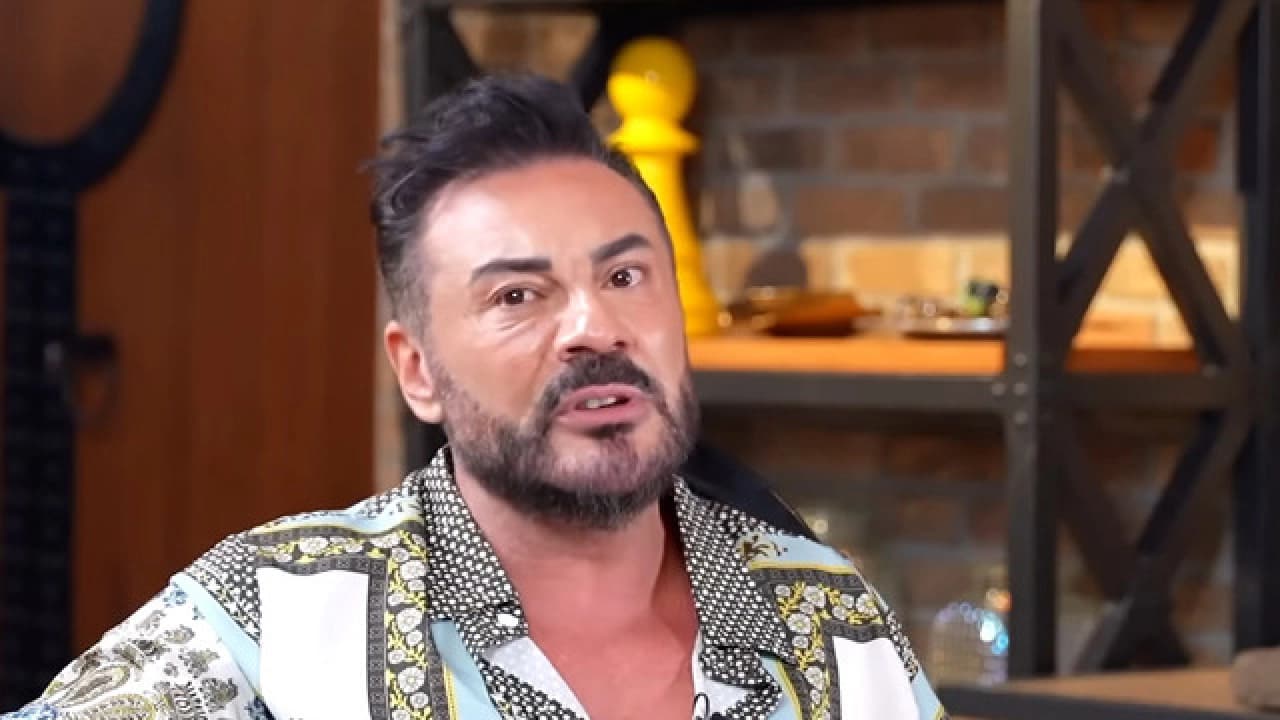Rober Hatemo Müziği Bırakıyor: Ünlü Şarkıcı Kapalıçarşı'da Eski Mesleğine Dönüyor