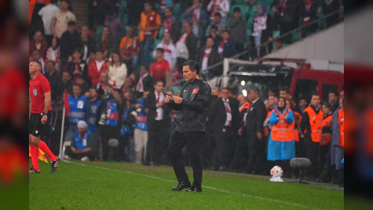 A Milli Takım'da İtalya Mağlubiyeti Sonrası İstifa Çağrıları: TFF ve Montella Kararı Bekliyor