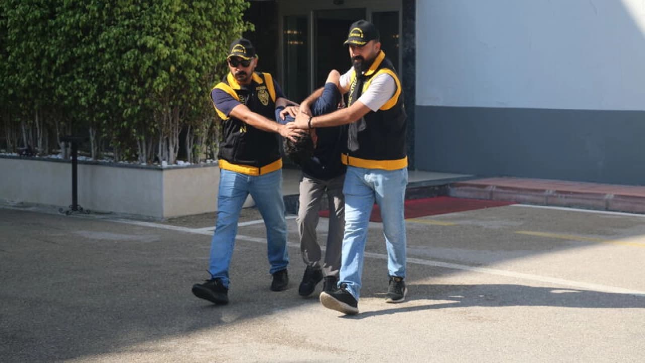 Adana'da 317 Suçtan Aranan Firari Hükümlü Operasyonla Yakalandı