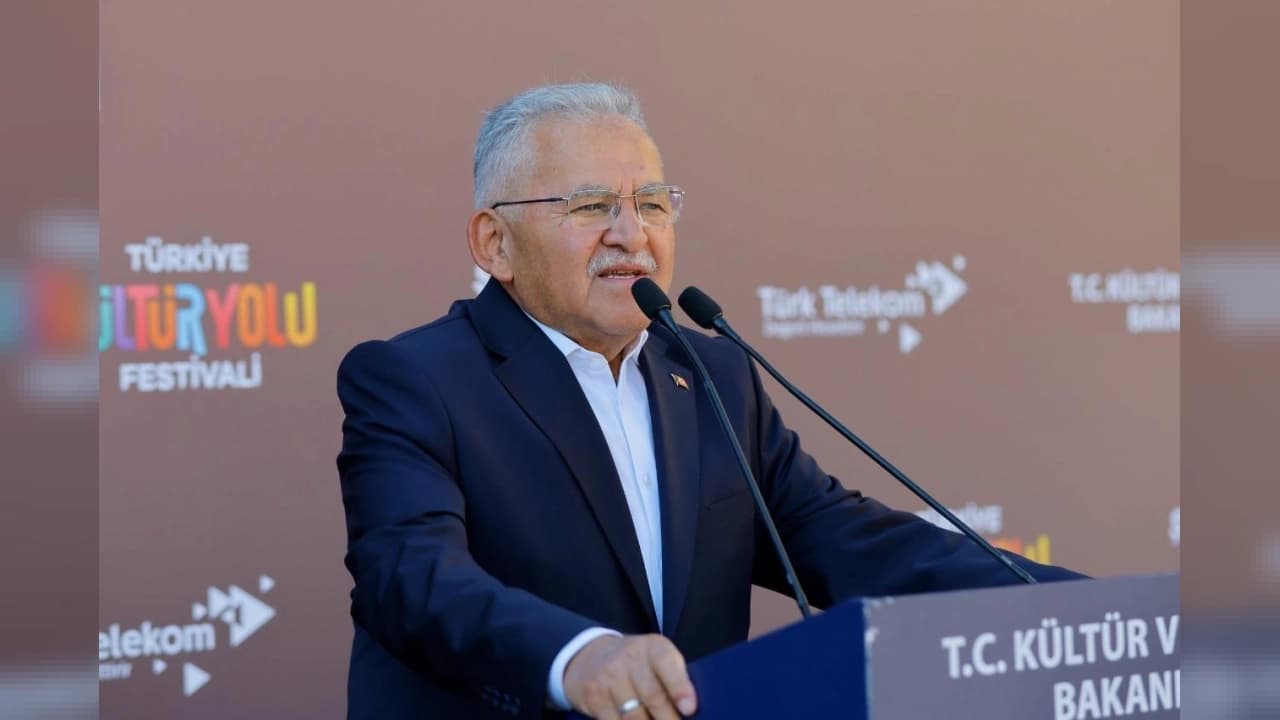 Kayseri Büyükşehir Belediyesi'nden Üniversite Öğrencilerine 10 Bin TL Nakdi Destek Başvuruları Başlıyor